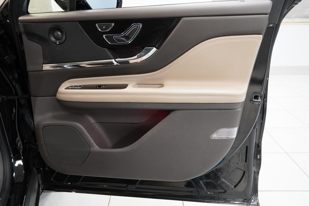 2020 Lincoln Corsair Reserve Image 29 of 39