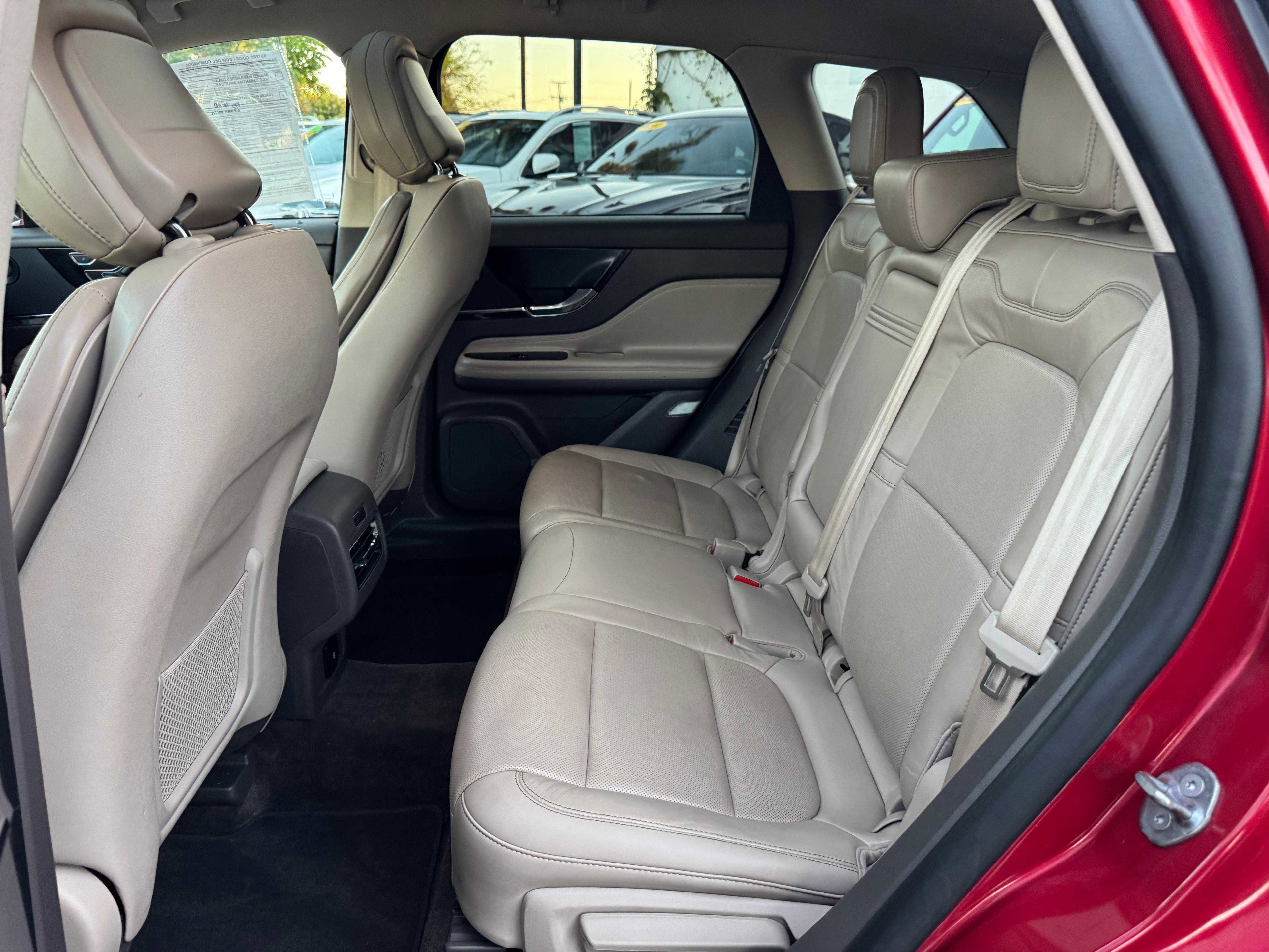 Vehicle image 34 of 80