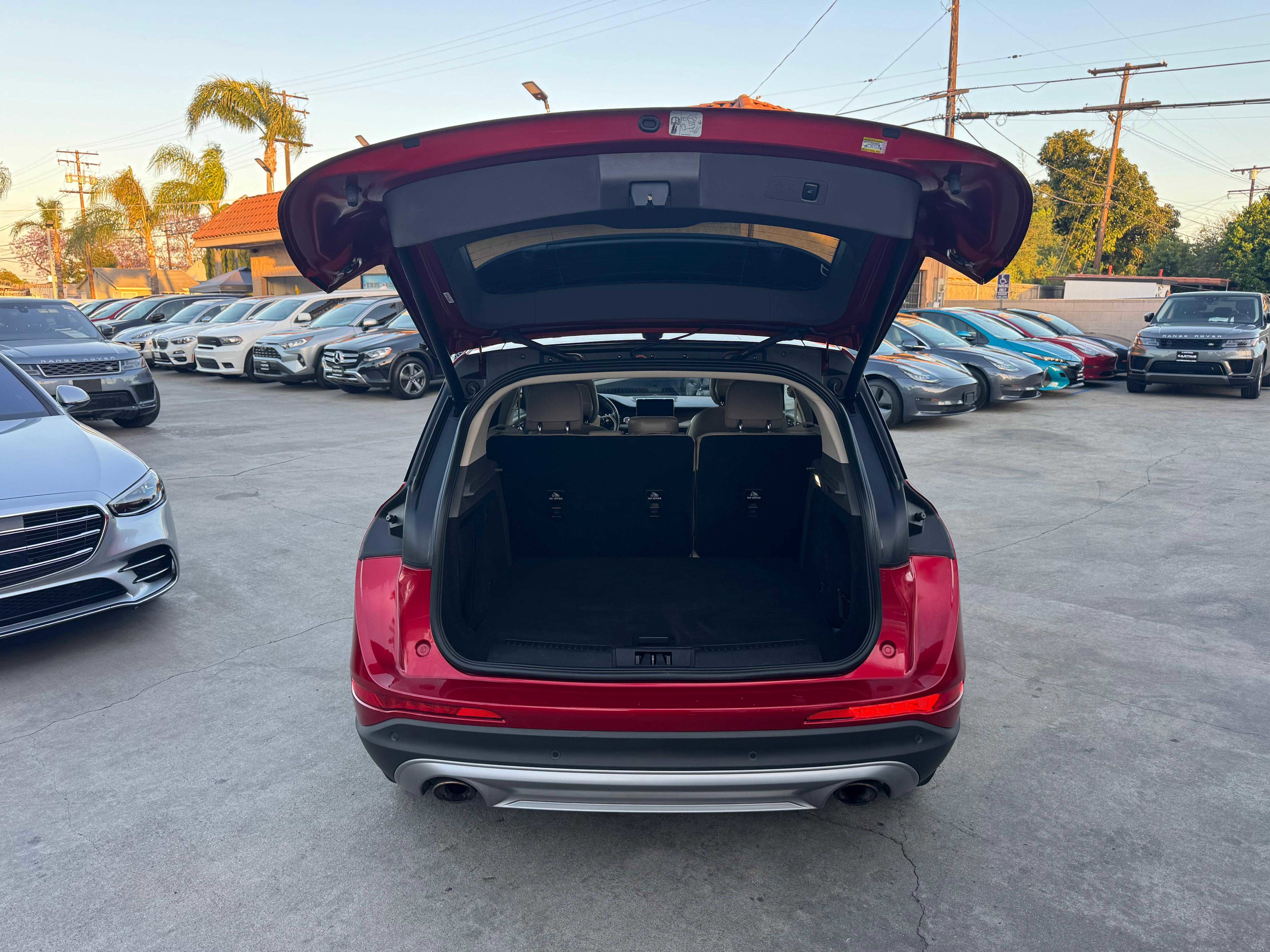 Vehicle image 19 of 80