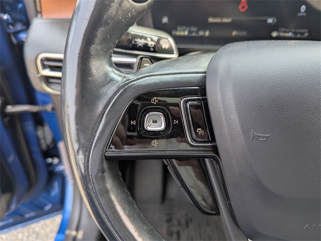 Vehicle image 11 of 28