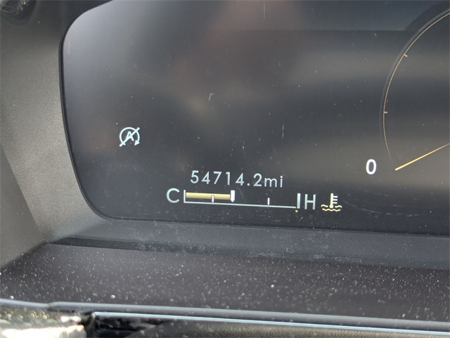 Vehicle image 14 of 28