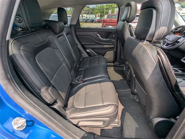 Vehicle image 23 of 28
