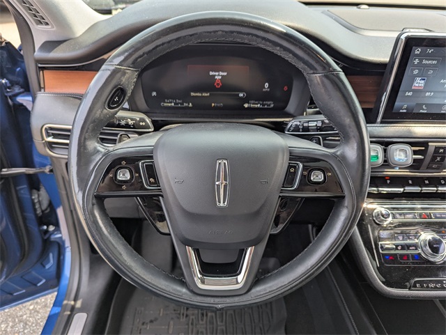 Vehicle image 10 of 28