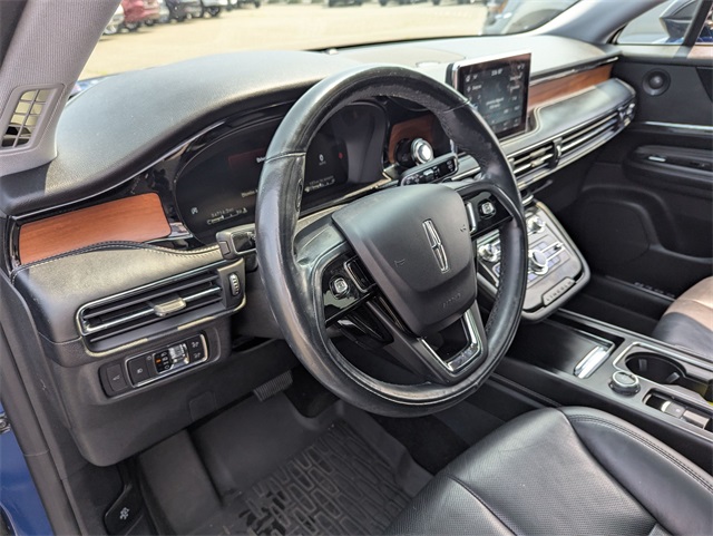 Vehicle image 7 of 28