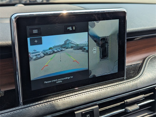 Vehicle image 17 of 28
