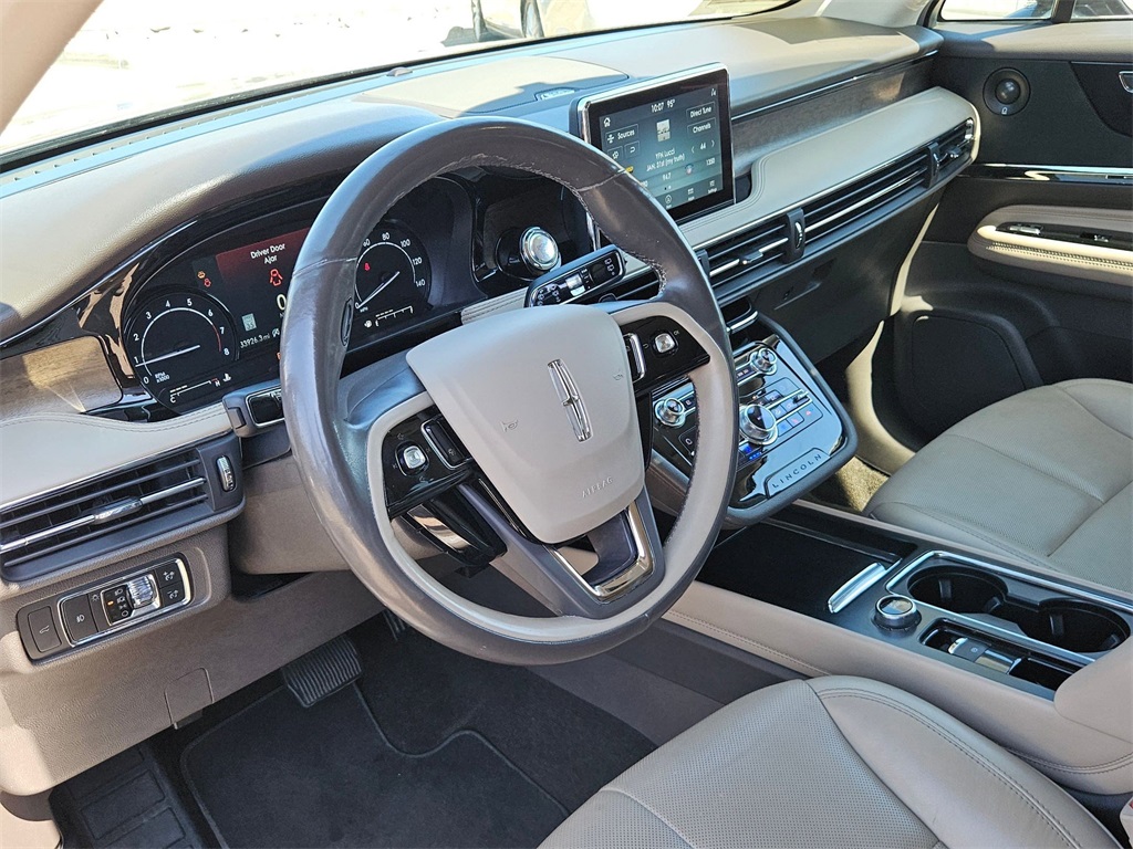 Vehicle image 18 of 30