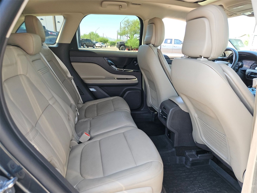 Vehicle image 13 of 30