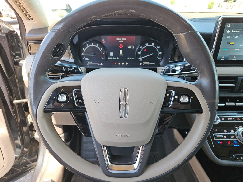 Vehicle image 28 of 30