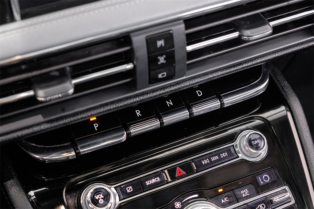 Vehicle image 28 of 69