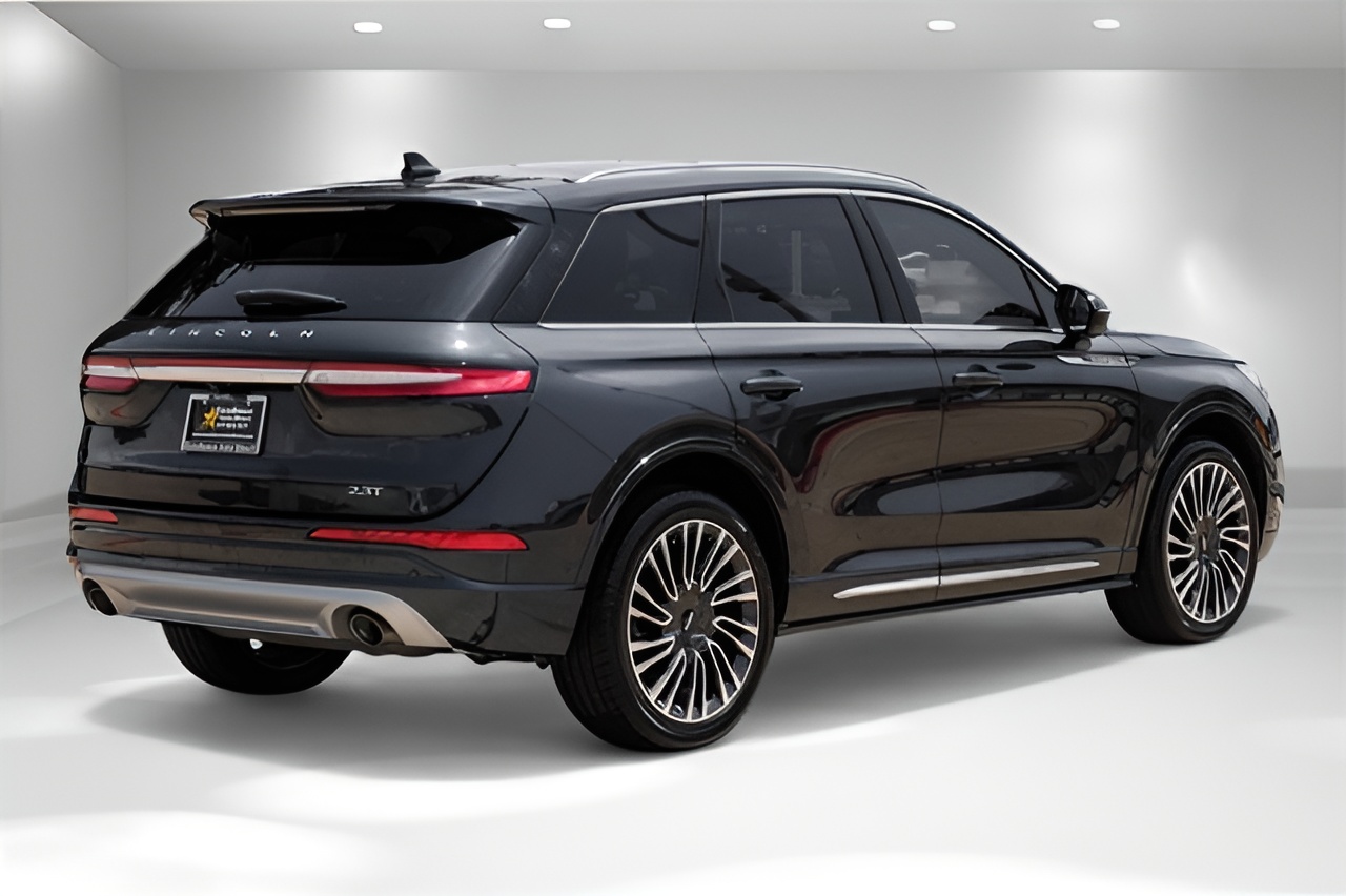 Vehicle image 66 of 69