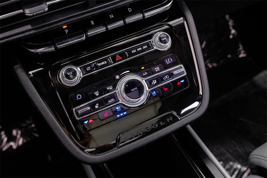 Vehicle image 29 of 69