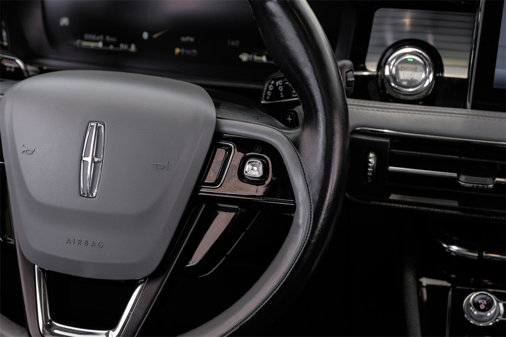 Vehicle image 17 of 69
