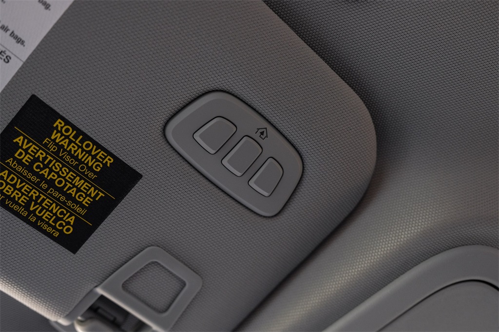 Vehicle image 33 of 69