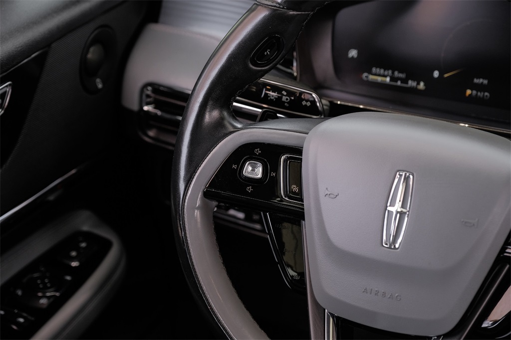 Vehicle image 16 of 69