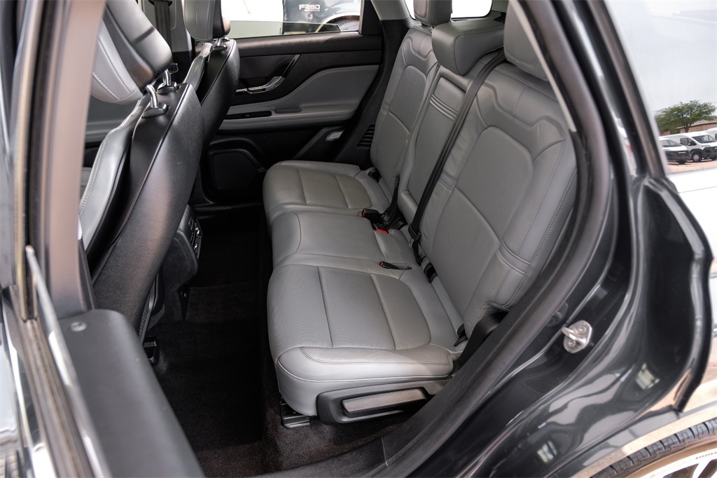 Vehicle image 41 of 69