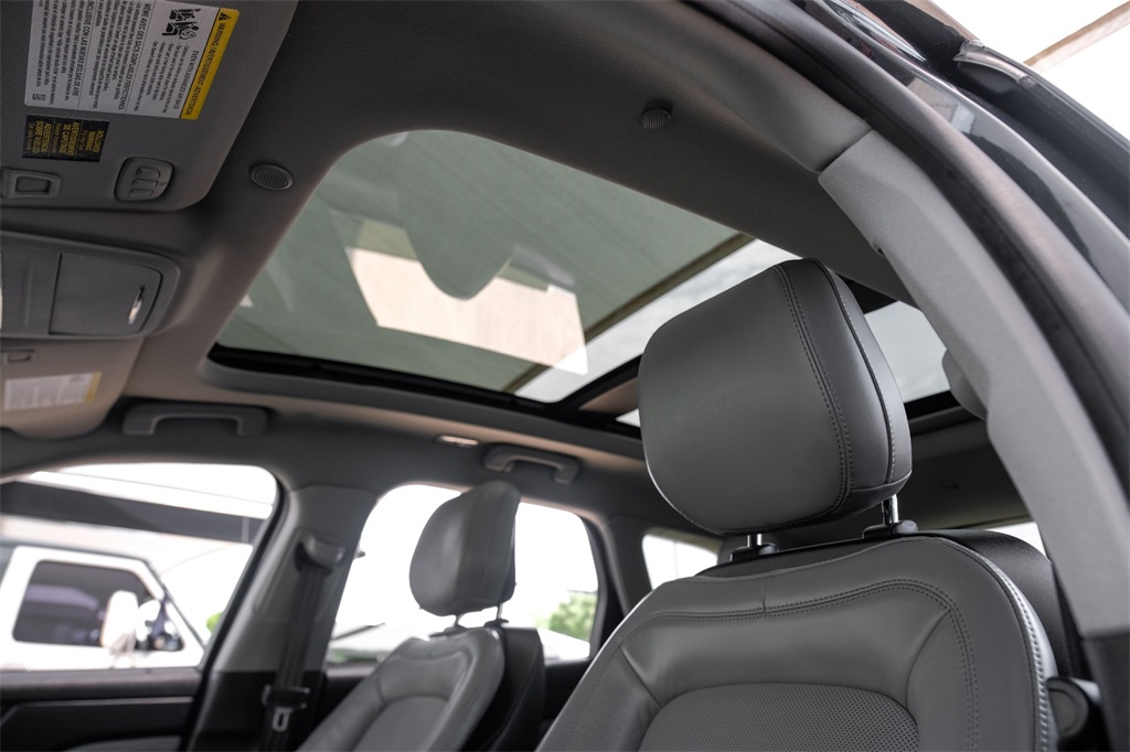 Vehicle image 11 of 69