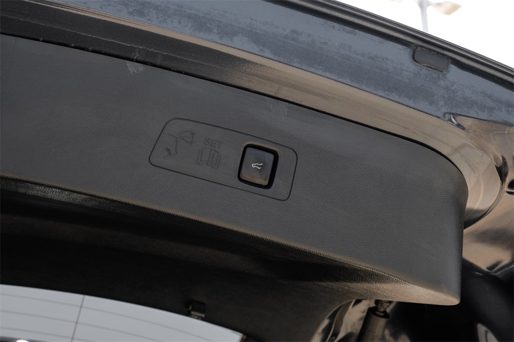 Vehicle image 56 of 69