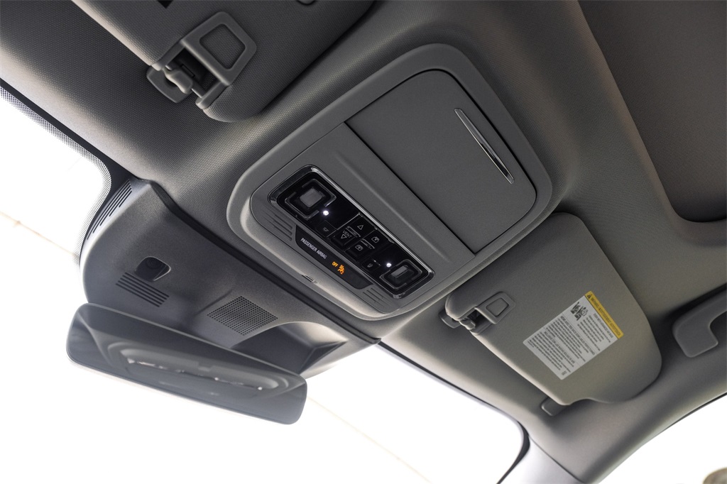 Vehicle image 32 of 69