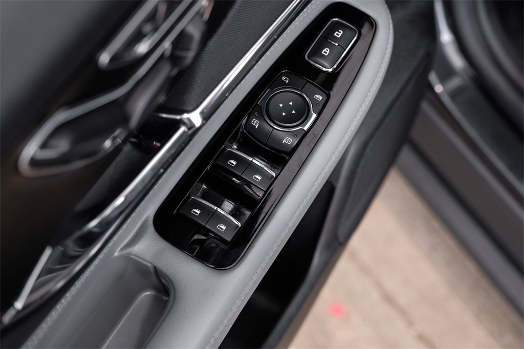 Vehicle image 46 of 69