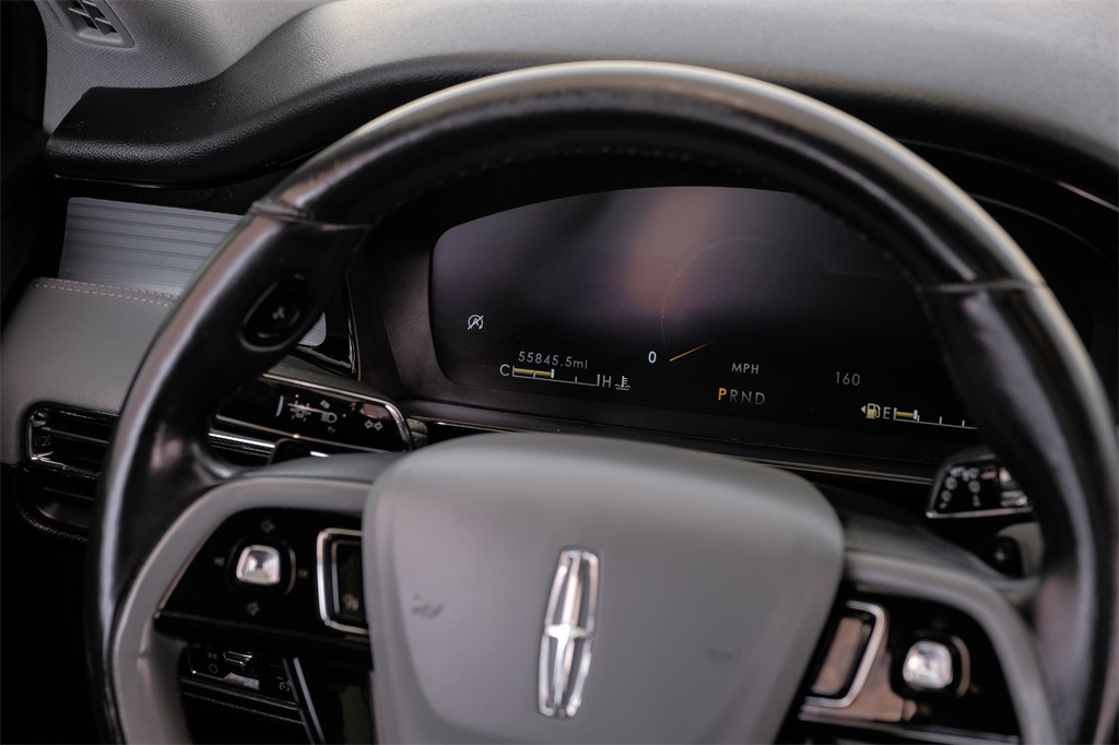 Vehicle image 18 of 69