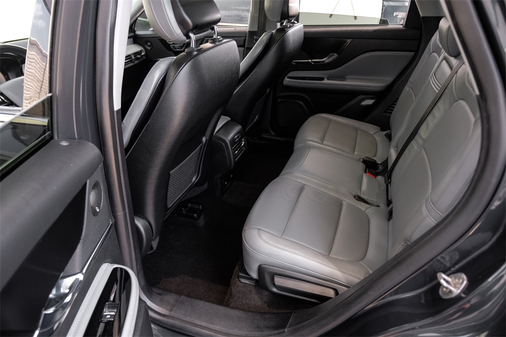 Vehicle image 40 of 69