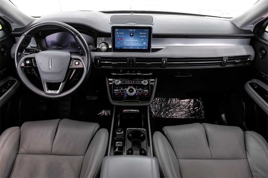 Vehicle image 13 of 69