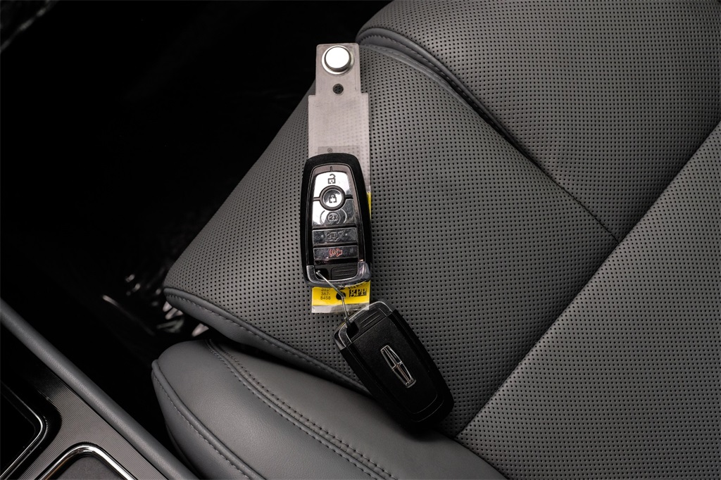 Vehicle image 61 of 69