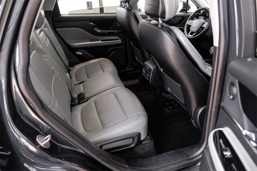 Vehicle image 38 of 69