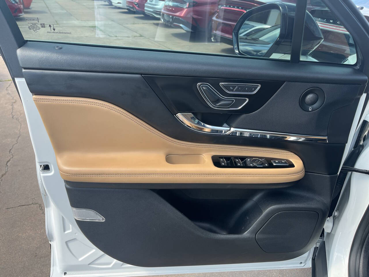 Vehicle image 5 of 21