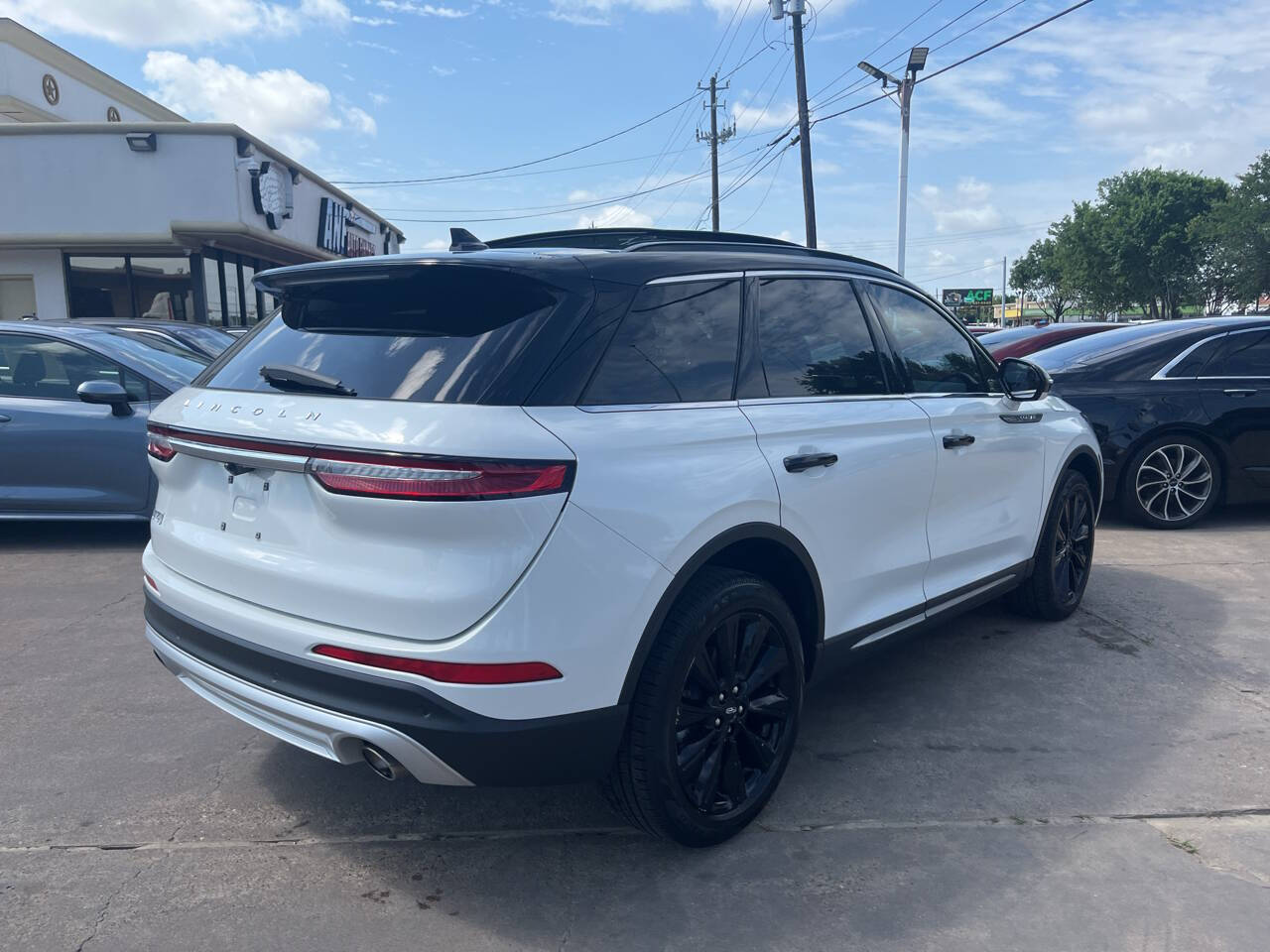Vehicle image 3 of 21
