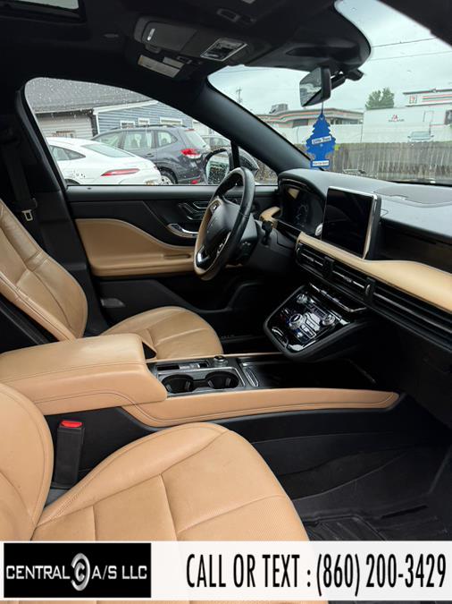 Vehicle image 14 of 32