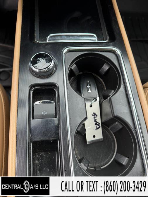 Vehicle image 23 of 32