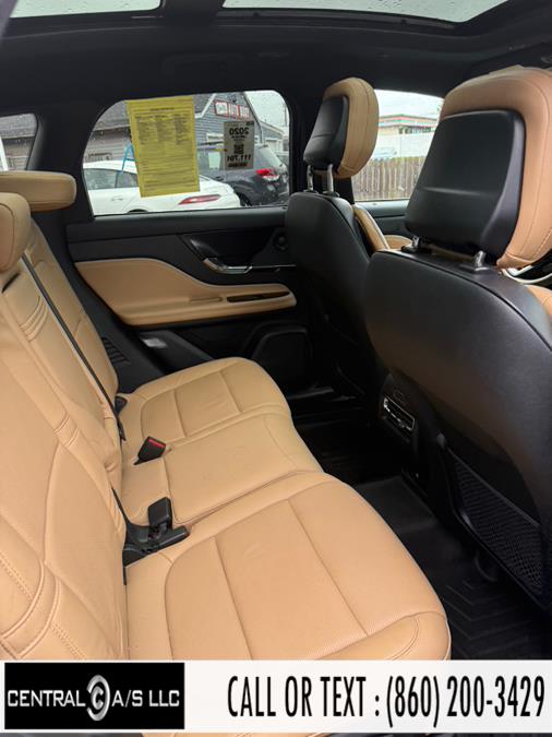 Vehicle image 19 of 32