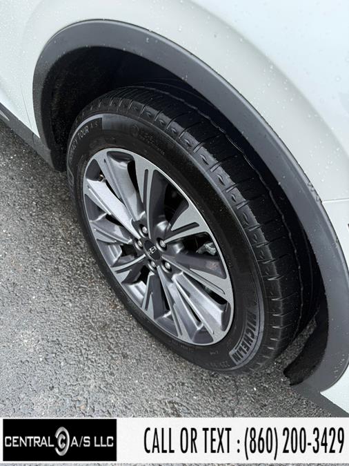 Vehicle image 11 of 32