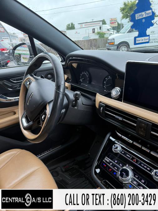 Vehicle image 17 of 32