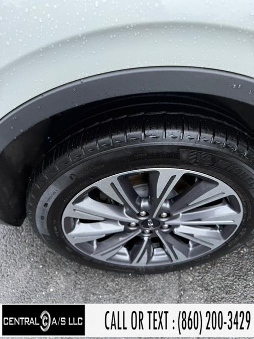 Vehicle image 21 of 32