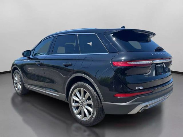 Vehicle image 7 of 40