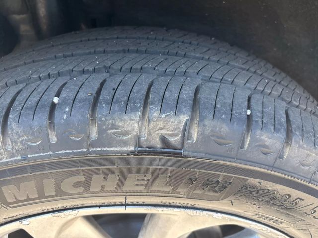 Vehicle image 11 of 40