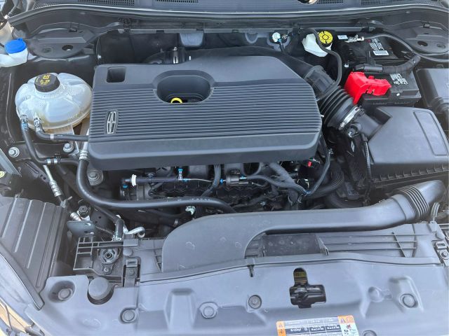 Vehicle image 9 of 40