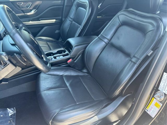 Vehicle image 14 of 40