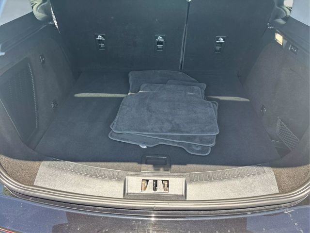 Vehicle image 12 of 40