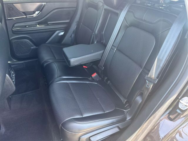 Vehicle image 13 of 40
