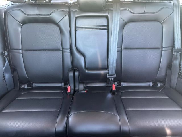 Vehicle image 15 of 40