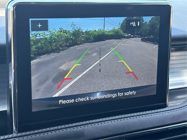 Vehicle image 21 of 40