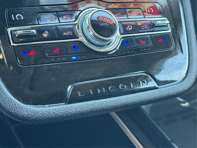Vehicle image 35 of 40