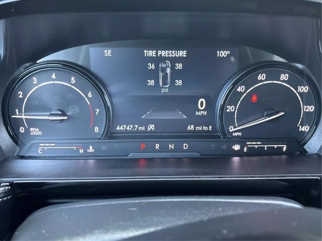 Vehicle image 17 of 40