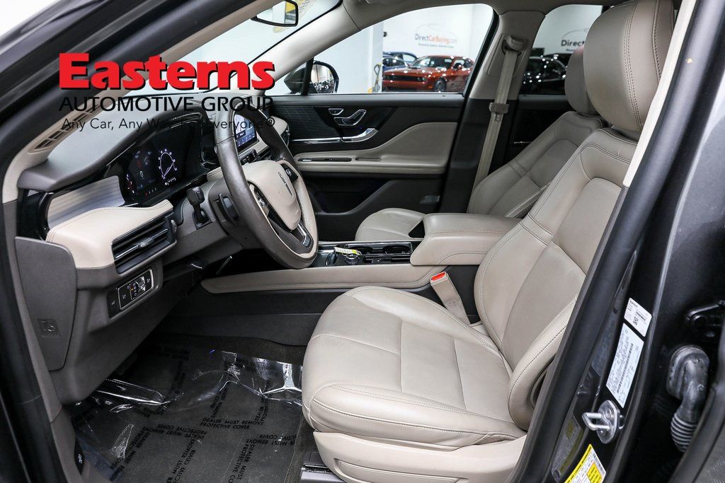 Vehicle image 44 of 62