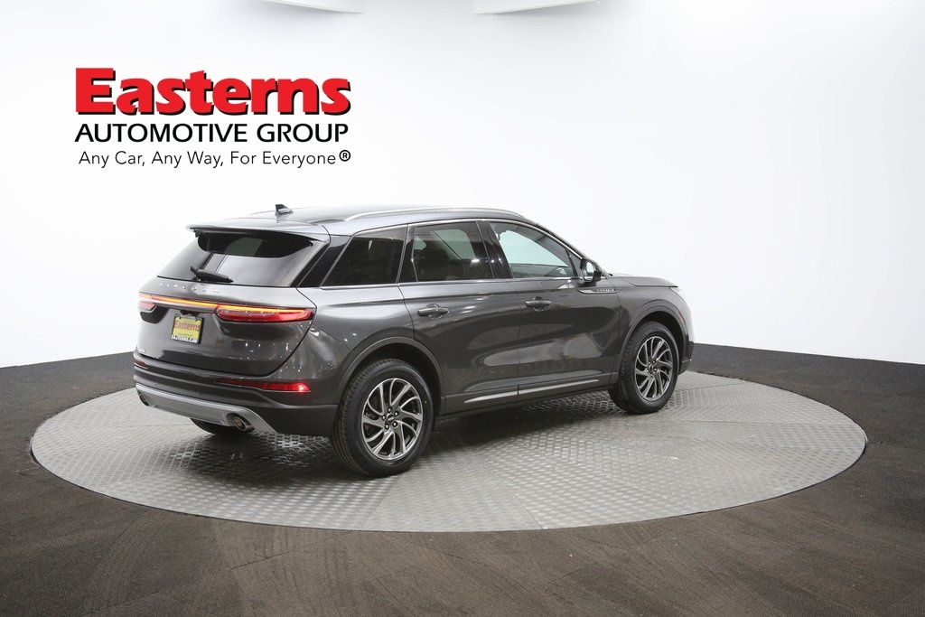 Vehicle image 22 of 62