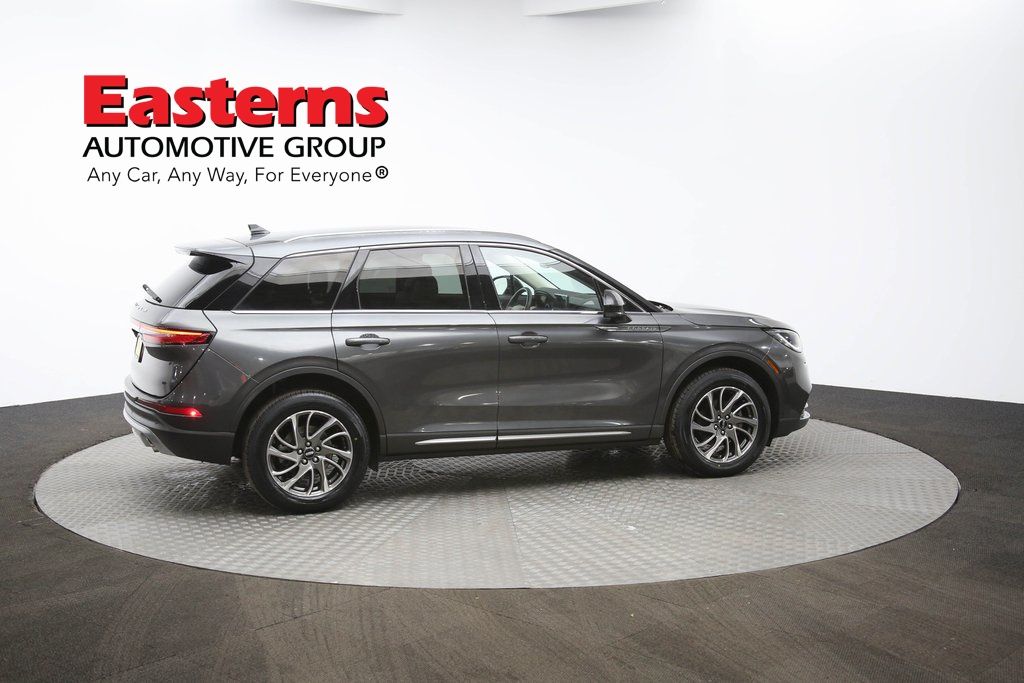 Vehicle image 20 of 62