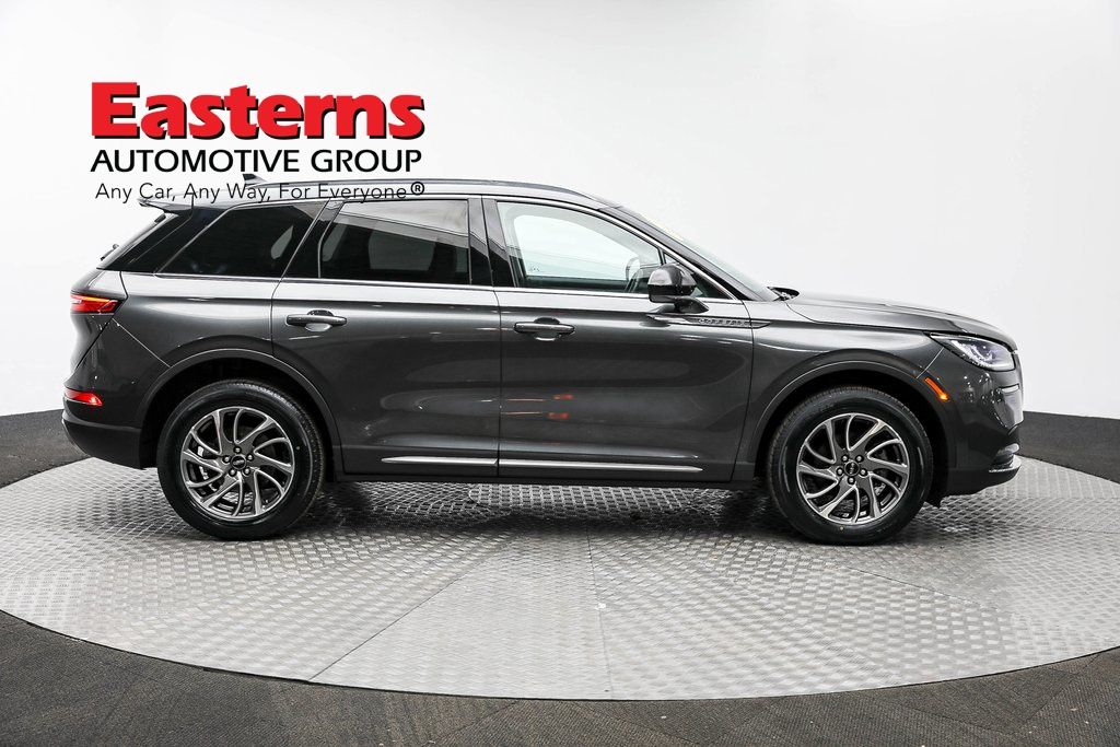 Vehicle image 17 of 62